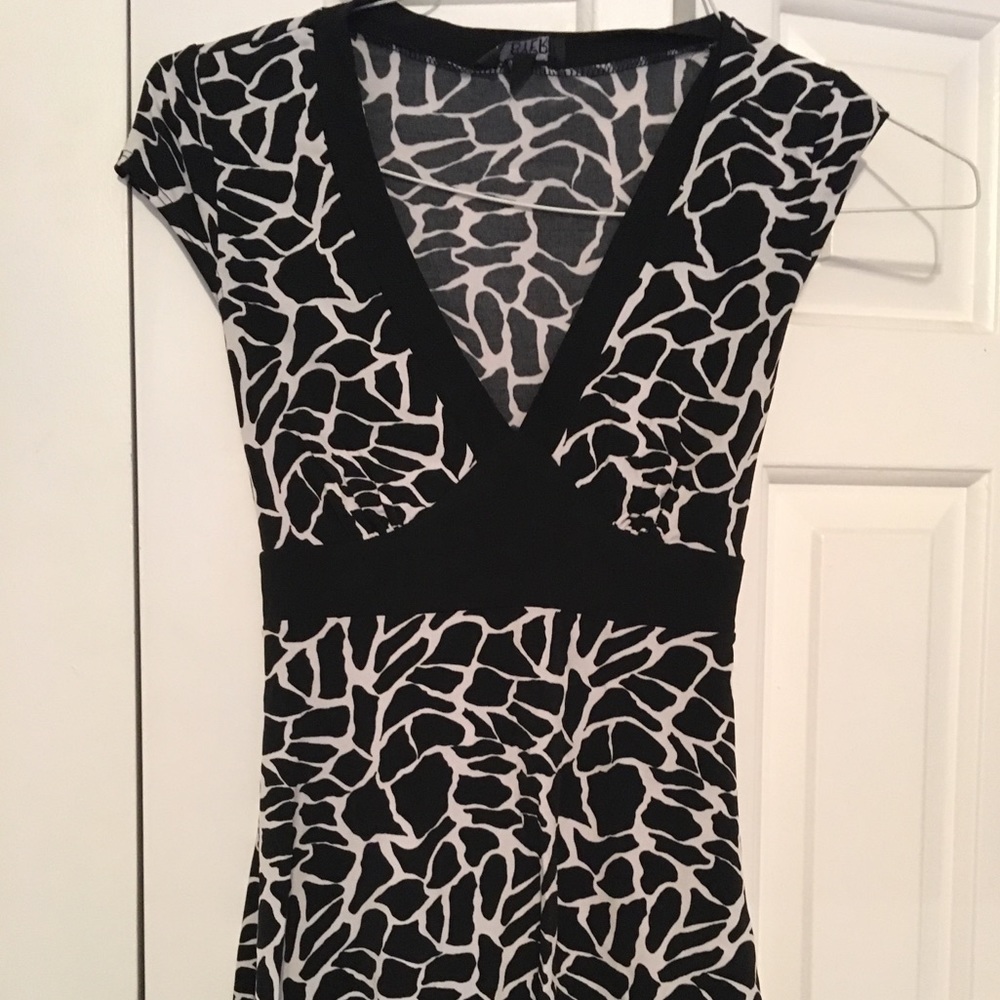 A. Byer black and white top